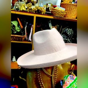Universal Thread- Boho hat- Western style- blush pink - felt
